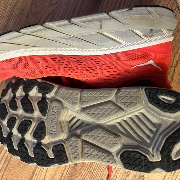 Hoka women’s size 10 Clifton 7 pre owned - Picture 3 of 4